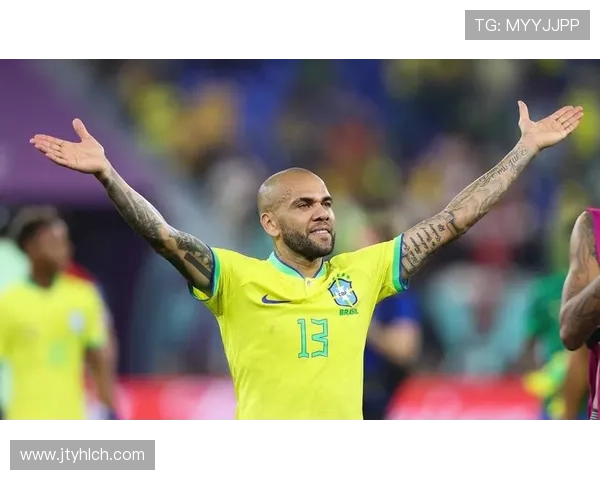 探索右边后卫足球明星的辉煌历程与赛场表现解析 探索右边后卫足球明星的辉煌历程与赛场表现解析