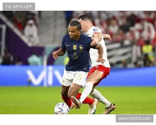 巴西足球明星戴金链引发热议彰显奢华生活方式与运动员形象的碰撞 巴西足球明星戴金链引发热议彰显奢华生活方式与运动员形象的碰撞