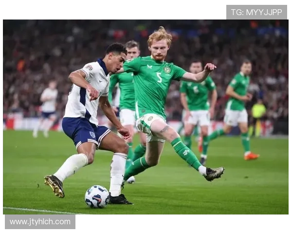 爱尔兰足球明星10号的传奇之路与辉煌成就解析 爱尔兰足球明星10号的传奇之路与辉煌成就解析